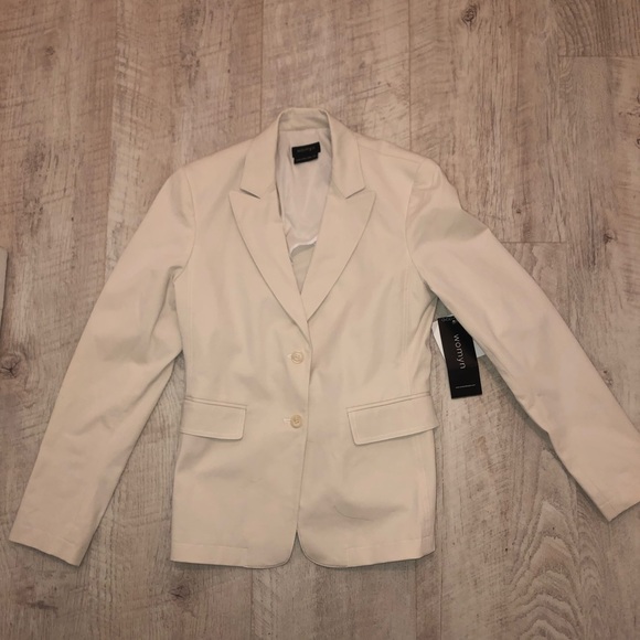 Neiman Marcus Jackets & Blazers - NWT WOMYN Blazer